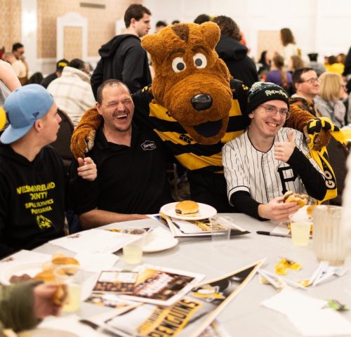 AMO-with-3-Special-Needs-Guests