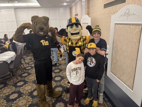 Alberts-Arbel-and-Mascots